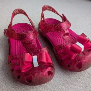 CROCS Girls' Glitter Jelly Sandals with Bow - Bright Pink C6